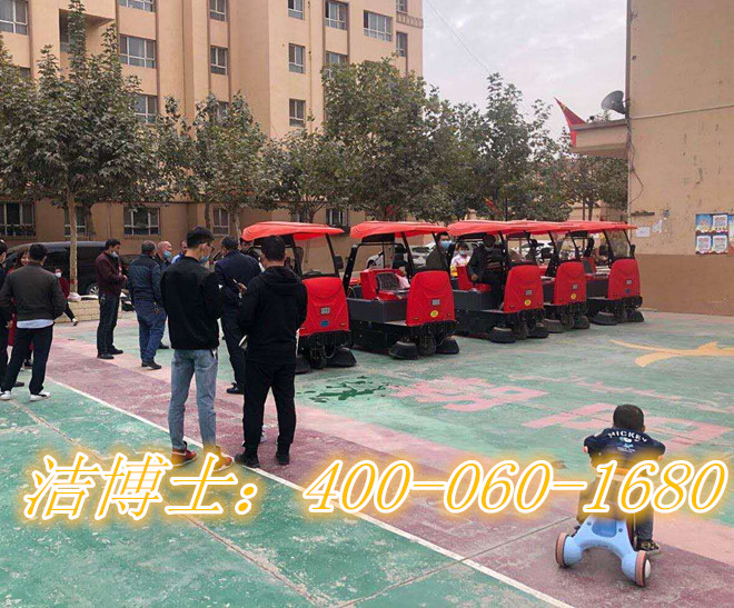 潔博士掃地車客戶案例—  喀什平安物業(yè)服務(wù)有限公司